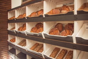 PEKÁRNA s regály na pečivo od JPL SKYWANDER